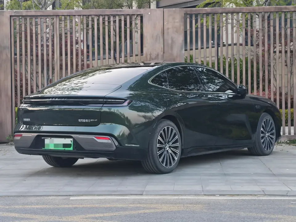 Geely Galaxy Star 8 PHEV 130km EM-P Starship Edition 2025 — миниатюра 2