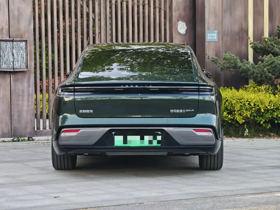 Geely Galaxy Star 8 PHEV 130km EM-P Starship Edition 2025 — миниатюра 4