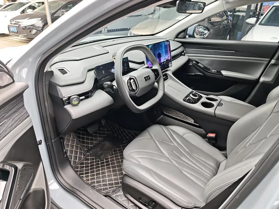 Geely Galaxy L6 1.5 EM-i DHT 140KM Starship Edition 2025 — миниатюра 5