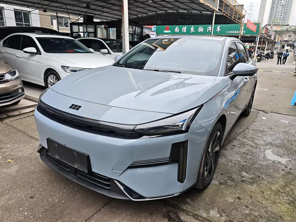 Geely Galaxy L6 2025