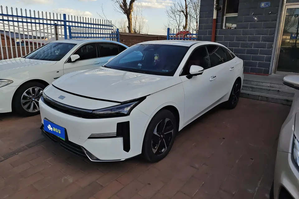 Geely Galaxy L6 2025