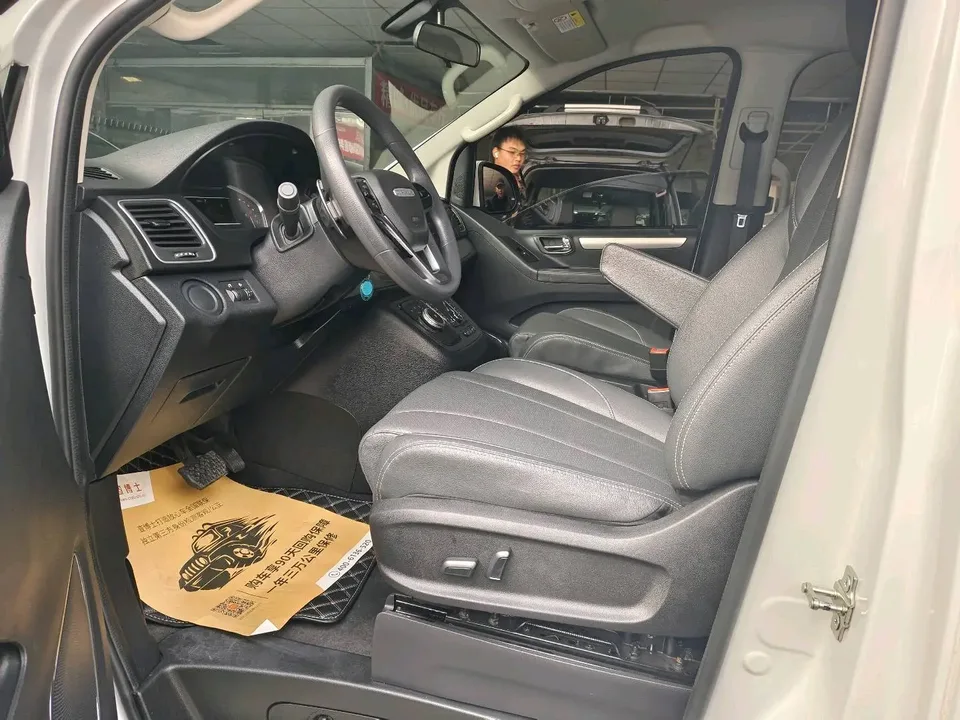 Datong Maxus G10 Maxus G10 2022 2.0T Gasoline Automatic Elite Edition 7 Seaters 2023 — миниатюра 5