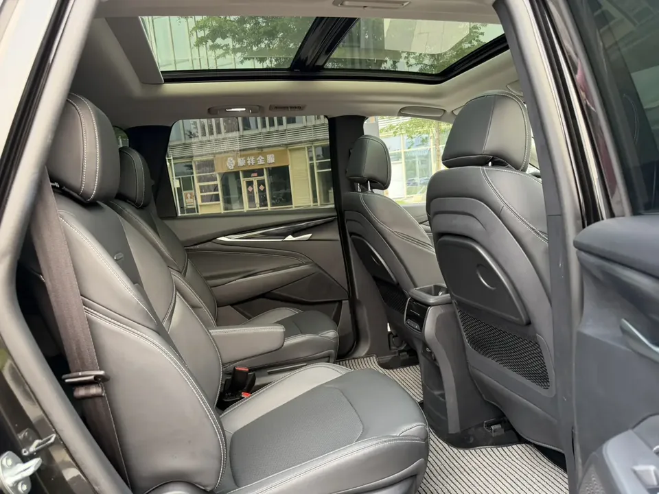 Datong Maxus G50 Maxus G50 2023 PLUS 1.5T Automatic Escort Edition 2023 — миниатюра 4