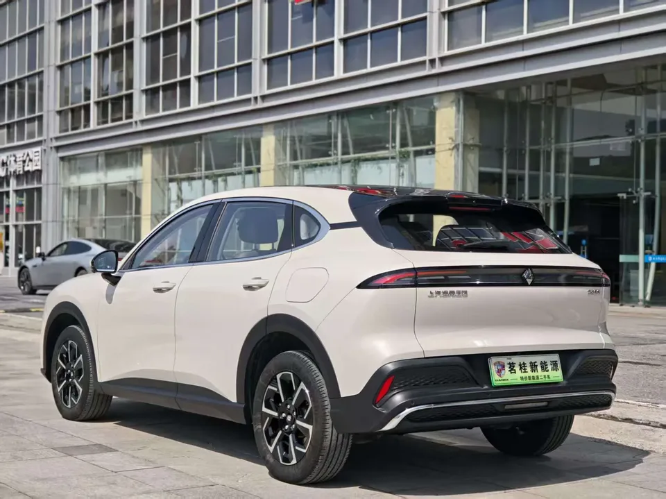 Baojun E6 Baojun E6 2026 500km Enjoy Edition 2025 — миниатюра 5
