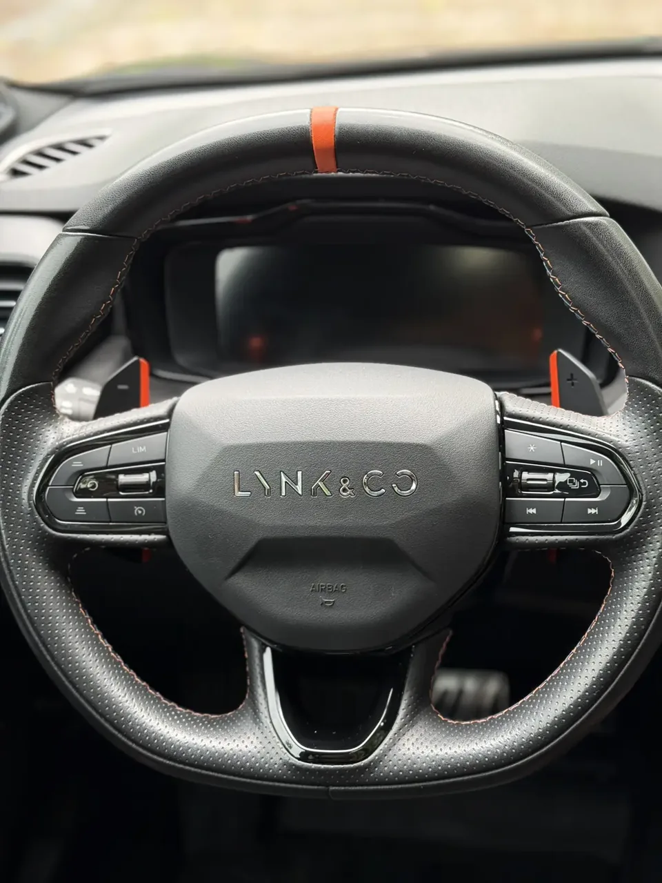 Lynk & Co 02 Hatchback 2.0TD Hatchback Halo (with driving control kit) 2022 — миниатюра 5