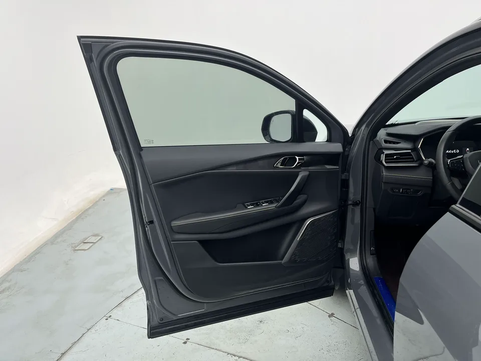 Lynk & Co 06 Lynk & Co 06 2023 Remix 1.5T Halo 2022 — миниатюра 5