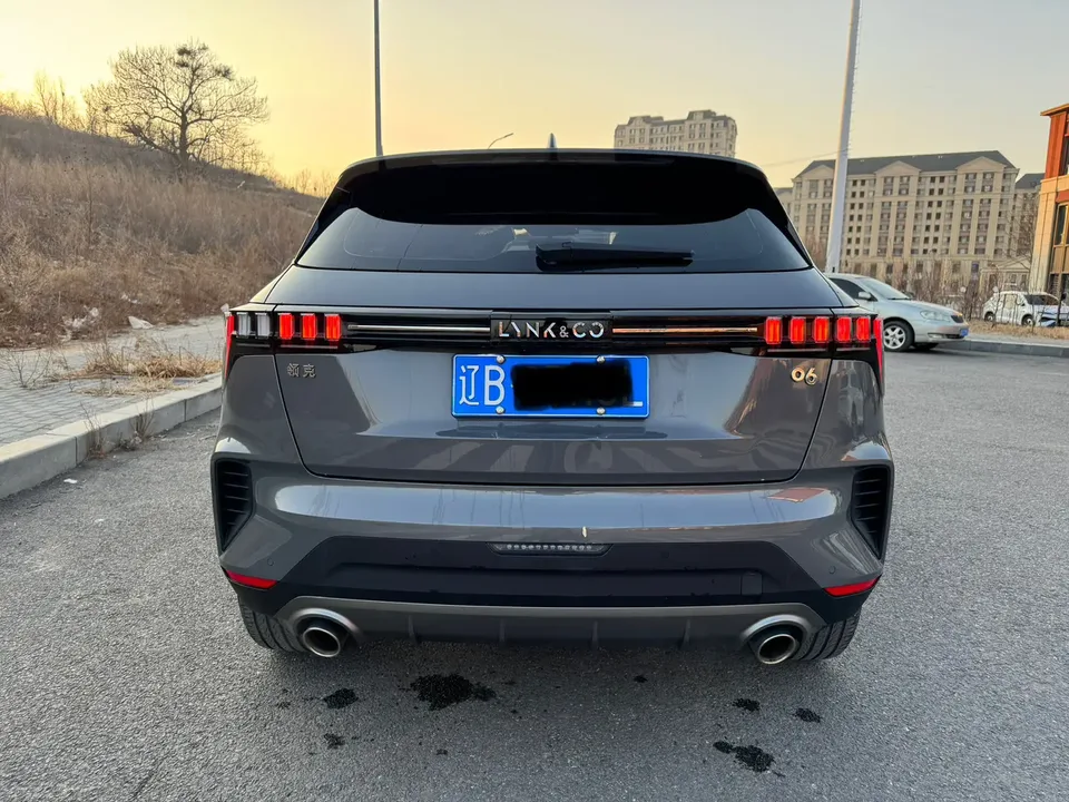 Lynk & Co 06 Lynk & Co 06 2023 Remix 1.5T Jin Pro 2023 — миниатюра 2