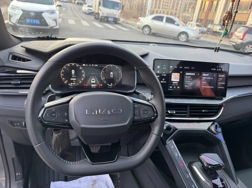 Lynk & Co 06 Lynk & Co 06 2023 Remix 1.5T Jin Pro 2023 — миниатюра 5