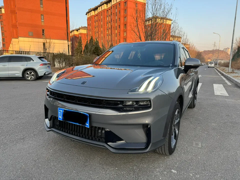 Lynk & Co 06 2023