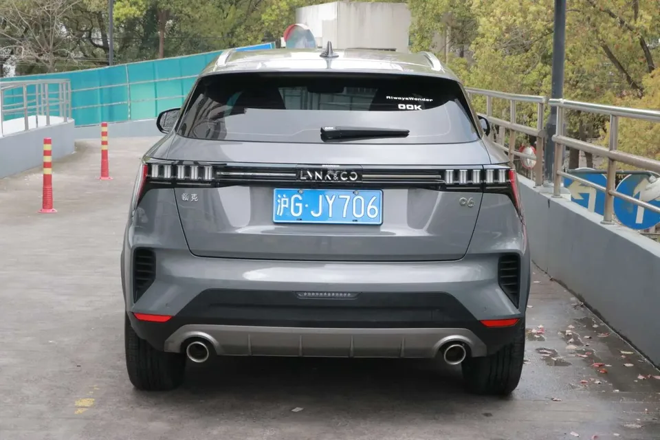 Lynk & Co 06 Lynk & Co 06 2023 Remix 1.5T Jin Pro 2023 — миниатюра 2