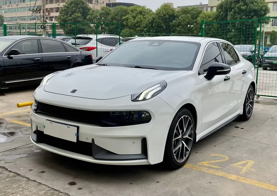 Lynk & Co 03 2022