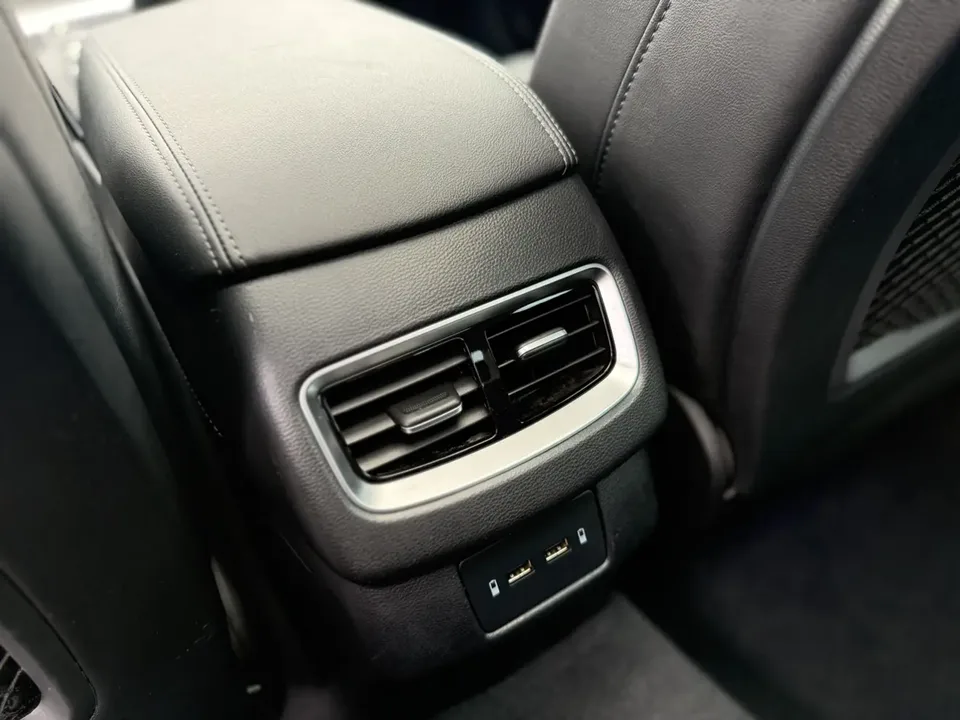 Hongqi H5 classic Hongqi H5 Classic 2022 Classic Model 1.8T Automatic Zhilianqichang Edition 2022 — миниатюра 3