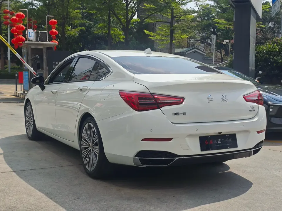 Hongqi H5 classic Hongqi H5 Classic 2022 1.8T Automatic Intelligent Connected Flag Edition 2022 — миниатюра 3