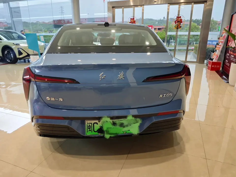 Hongqi Red Flag Tiangong 05 750 Edition 2025 — миниатюра 2