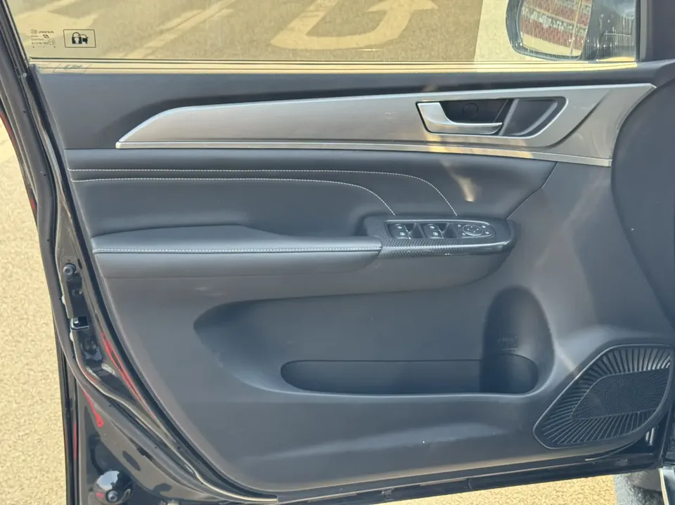 Haval M6 PLUS 1.5T DCT Luxury Smart Connected Edition 2022 — миниатюра 2