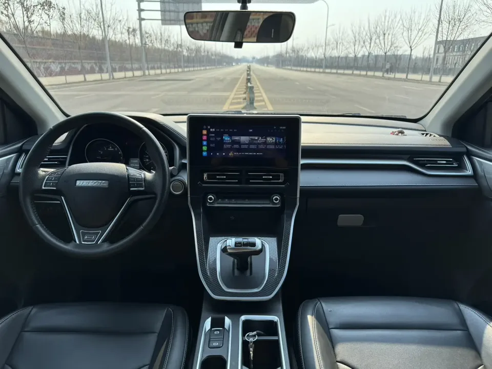 Haval M6 PLUS 1.5T DCT Luxury Smart Connected Edition 2022 — миниатюра 3