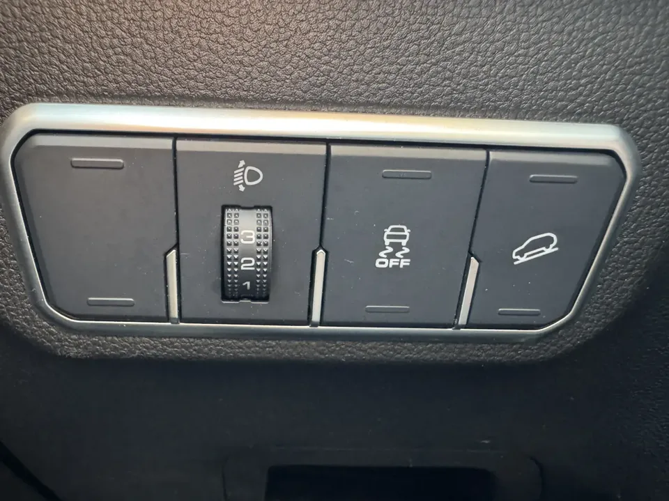 Haval M6 PLUS 1.5T DCT Luxury Smart Connected Edition 2022 — миниатюра 4