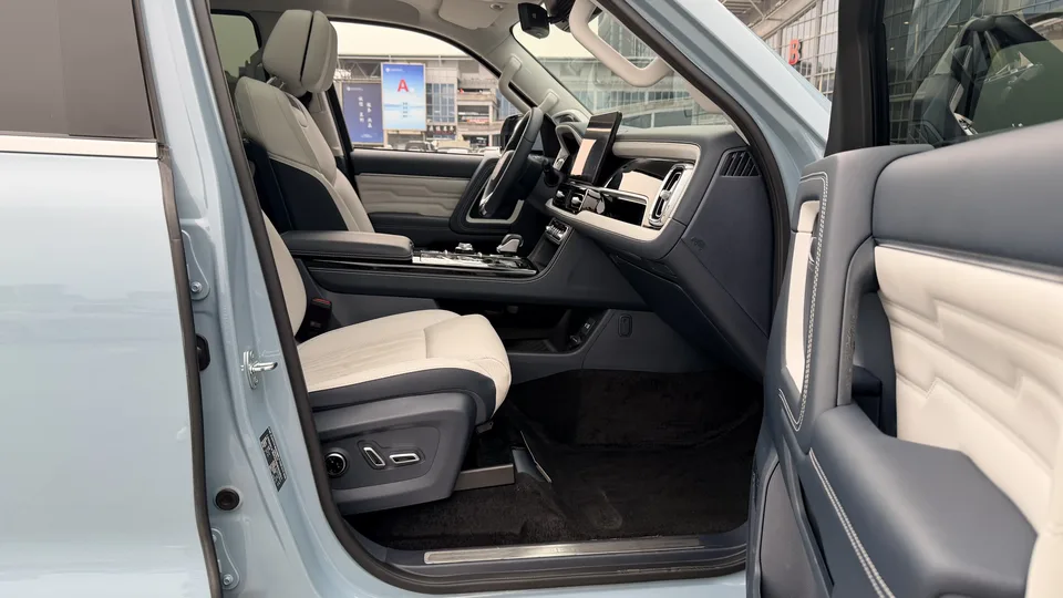 BAIC Beijing Off-road BJ60 Beijing Off-road BJ60 2022 2.0T automatic 11-piece five-seater 2023 — thumbnail 5