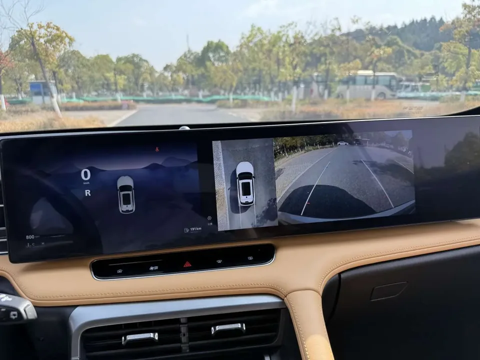 Roewe RX5 Roewe RX5 2023 Honor Sliding Screen Edition 2023 — миниатюра 4