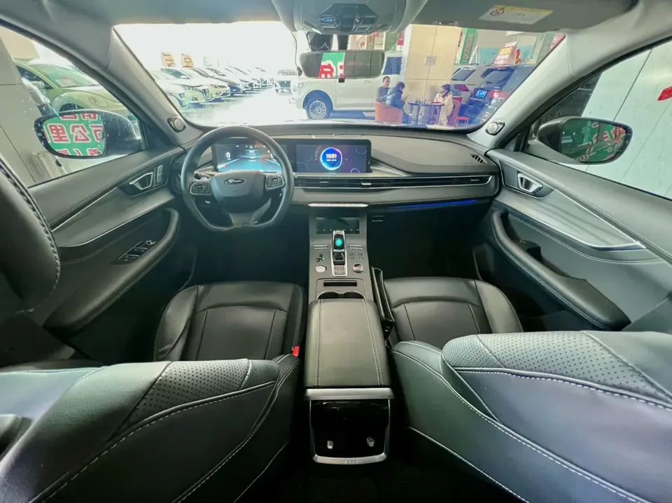 Chery Tiggo 8 PLUS 290TGDI DCT luxury version 2023 — миниатюра 5