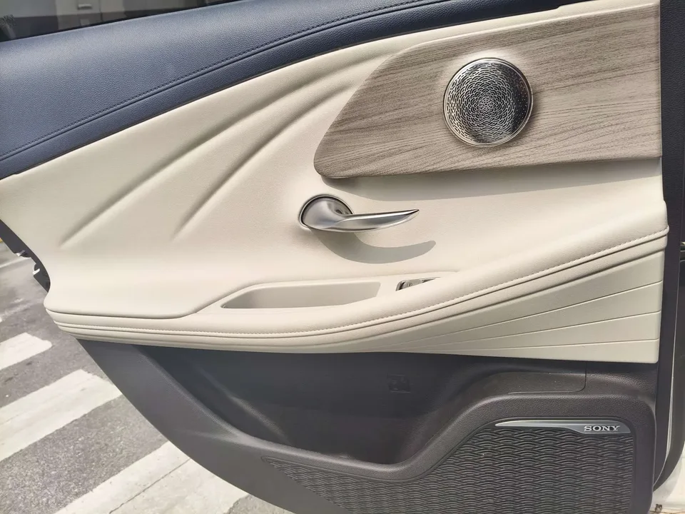 Chery Arrizo 8 1.6TGDI DCT Elegant 2022 — миниатюра 4
