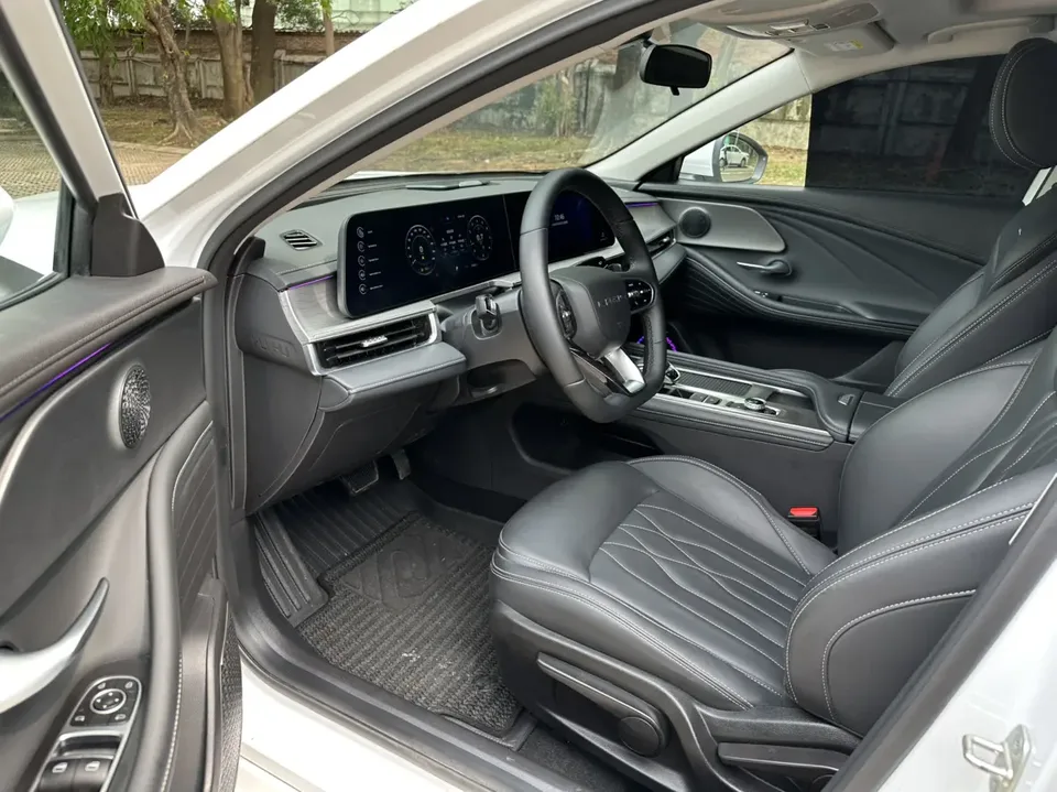 Chery Arrizo 8 1.6TGDI DCT Excellence Edition 2025 — миниатюра 3