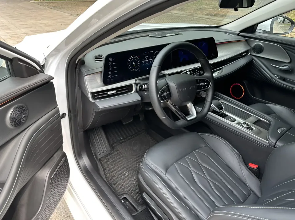 Chery Arrizo 8 1.6TGDI DCT Excellence Edition 2025 — миниатюра 4