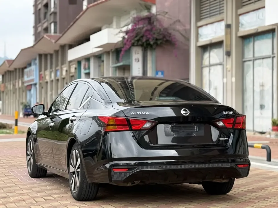 Nissan Altima Sound of nature 2021 2.0L XL Comfort Edition 2022 — thumbnail 4