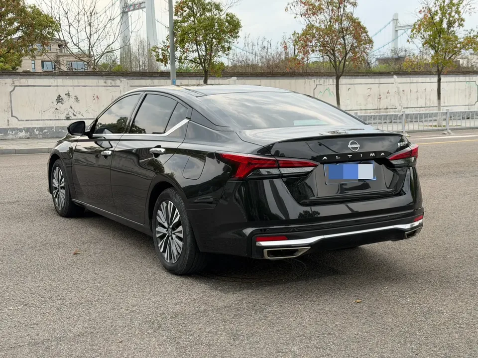 Nissan Altima 2.0L XL-Upr Premium Edition 2024 — миниатюра 2