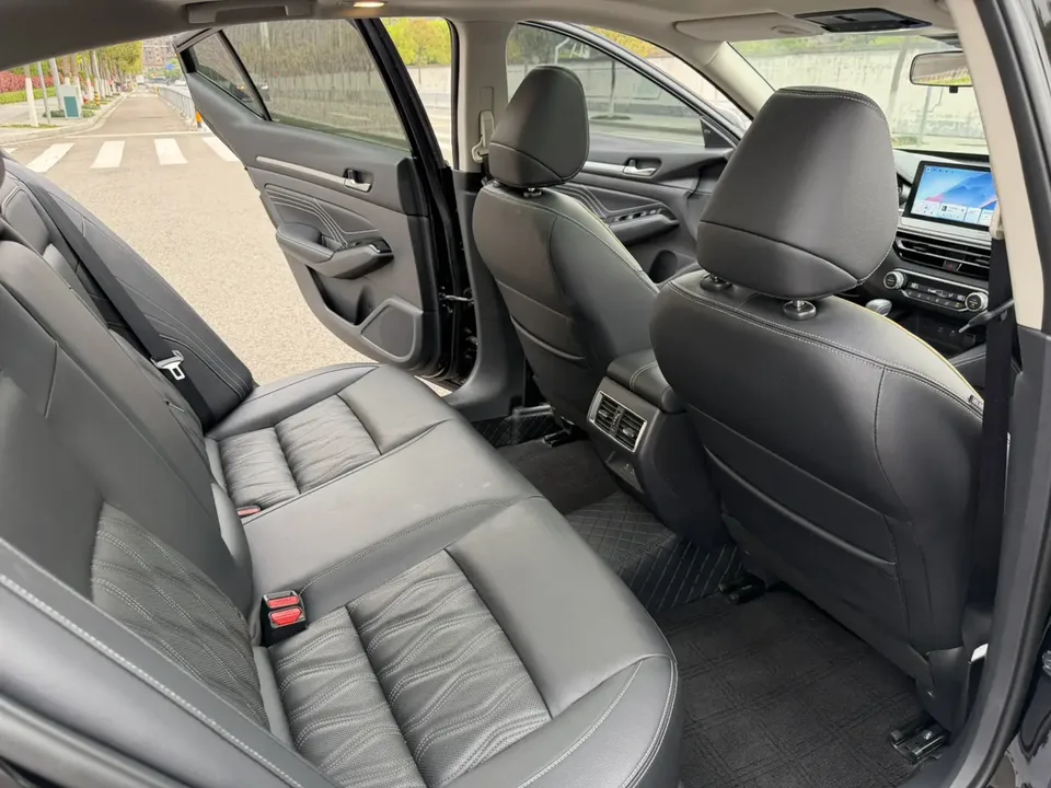Nissan Altima 2.0L XL-Upr Premium Edition 2024 — миниатюра 4