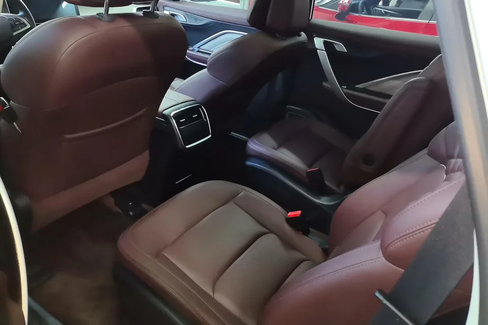 Geely Jiaji PHEV Jiaji PHEV 2022 1.5TD PHEV Platinum model 82km comfort model 2022 — миниатюра 3