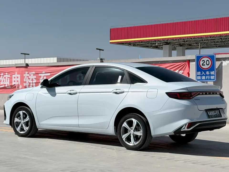 Geely Emgrand L HiP Emgrand L HiP 2024 1.5TD-DHT Pro Champion Edition 100KM Excellence 2024 — thumbnail 4