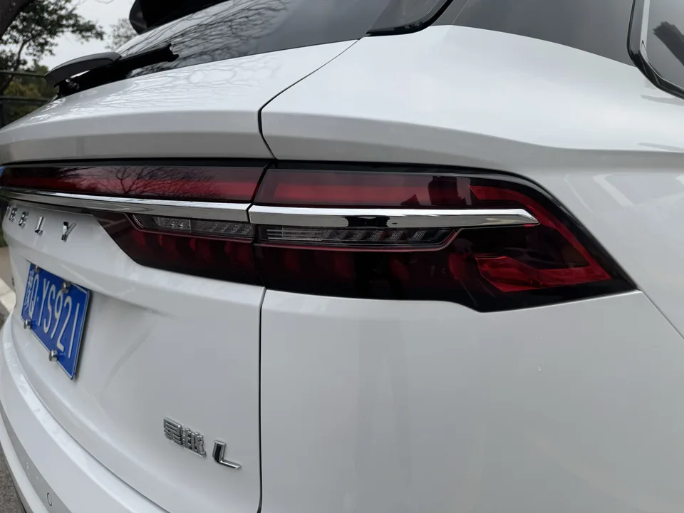 Geely Monjaro Xingyue L 2024 2.0TD High Power Automatic 2WD Skyline Edition 2024 — миниатюра 3