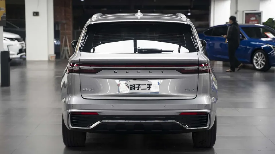 Geely Monjaro 2.0TD DCT EVO two-wheel drive 2025 — миниатюра 2