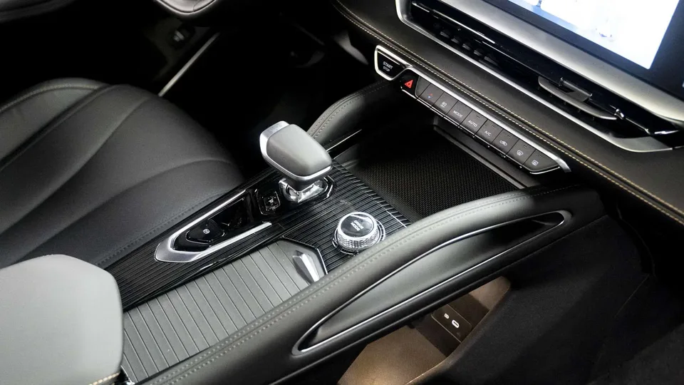 Geely Monjaro 2.0TD DCT EVO two-wheel drive 2025 — миниатюра 3