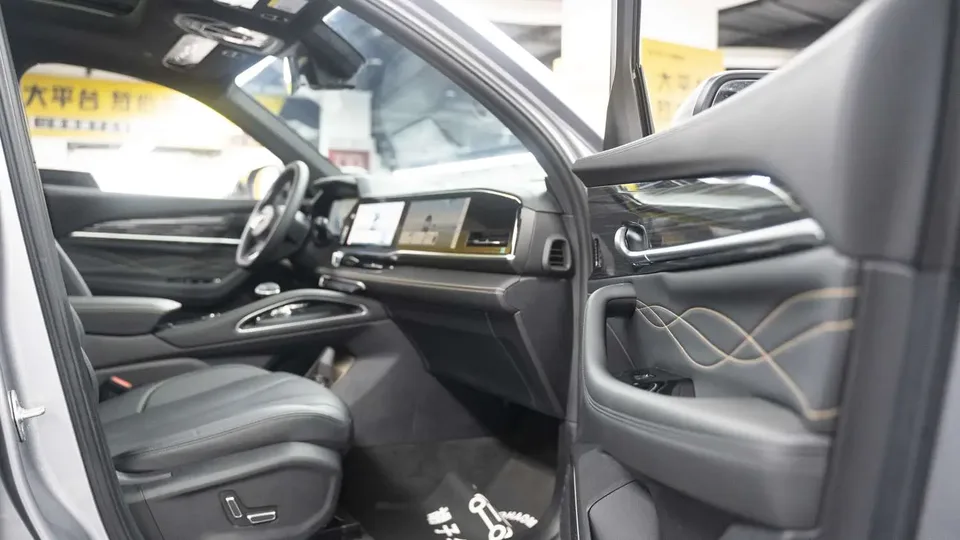 Geely Monjaro 2.0TD DCT EVO two-wheel drive 2025 — миниатюра 5