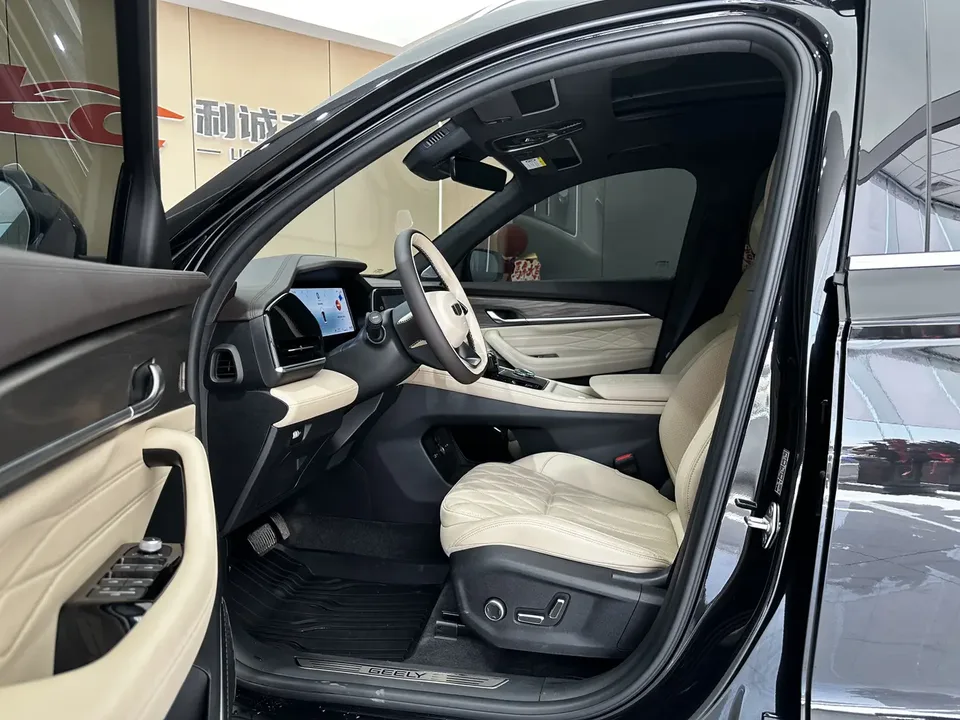 Geely Monjaro Xingyue L 2025 2.0TD High Power Automatic 2WD Dongfang Yao Lanxing Edition 2026 — миниатюра 3