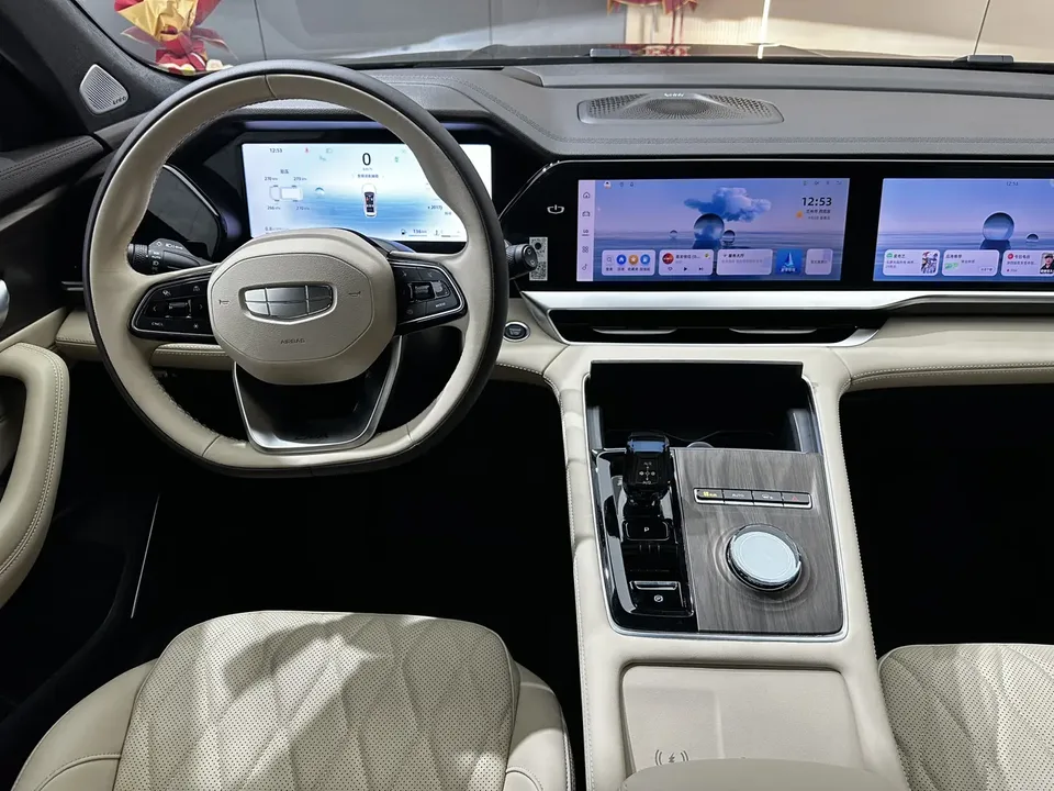 Geely Monjaro Xingyue L 2025 2.0TD High Power Automatic 2WD Dongfang Yao Lanxing Edition 2026 — миниатюра 5