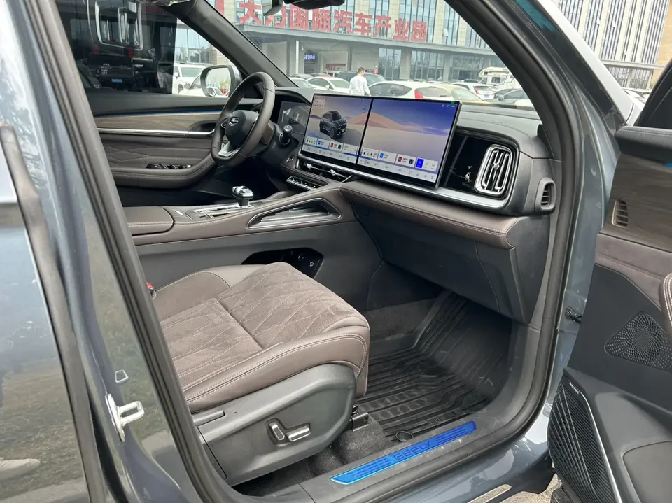 Geely Monjaro Geely Xingyue L 2026 2.0TD High-Power Automatic Two-Wheel Drive Oriental Star Edition 2026 — миниатюра 5