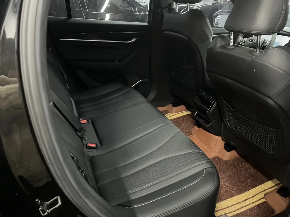 Geely Monjaro 2.0TD DCT EVO 2WD Changfeng Edition 2025 — миниатюра 3