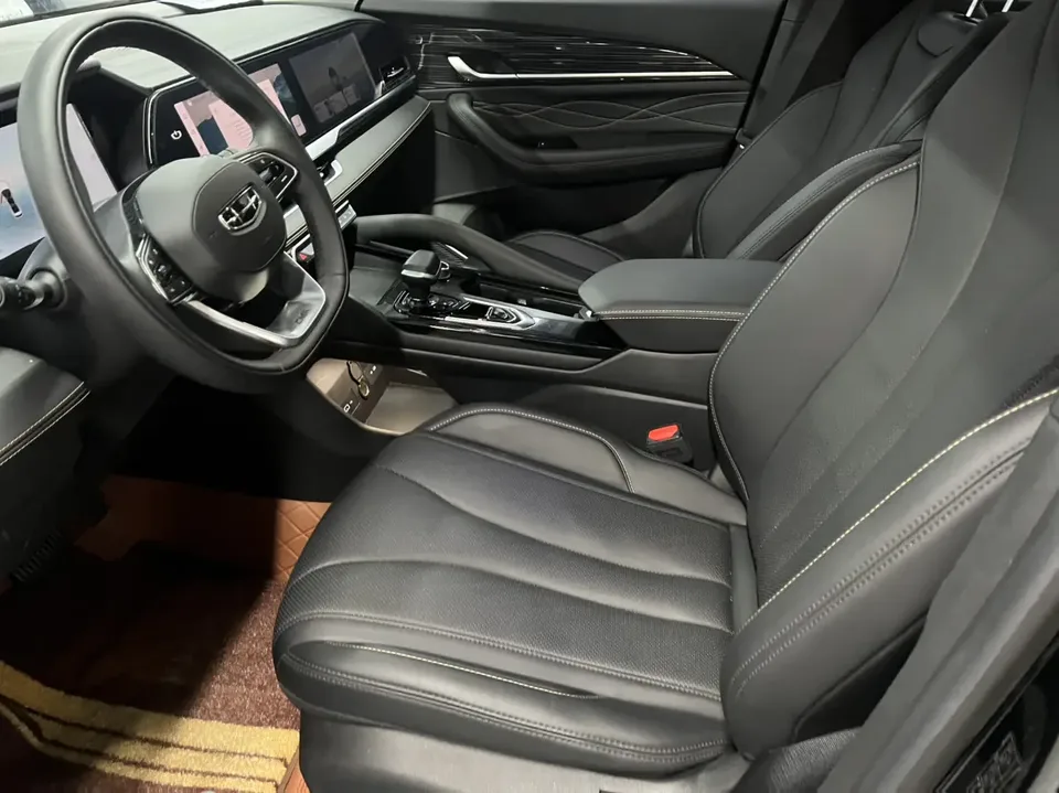 Geely Monjaro 2.0TD DCT EVO 2WD Changfeng Edition 2025 — миниатюра 4