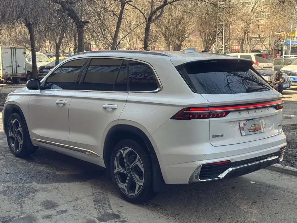 Geely Monjaro 2.0TD DCT EVO 2WD Changfeng Edition 2024 — миниатюра 4