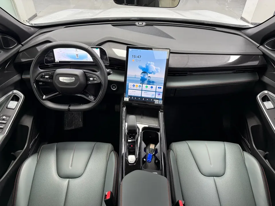 Geely Atlas 1.5TD Smart Link + 2026 — миниатюра 3