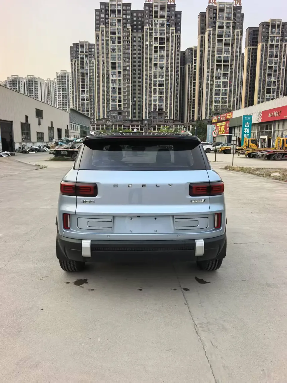 Geely ICON Geely ICON 2023 1.5TD Chocolate Edition 2023 — миниатюра 2