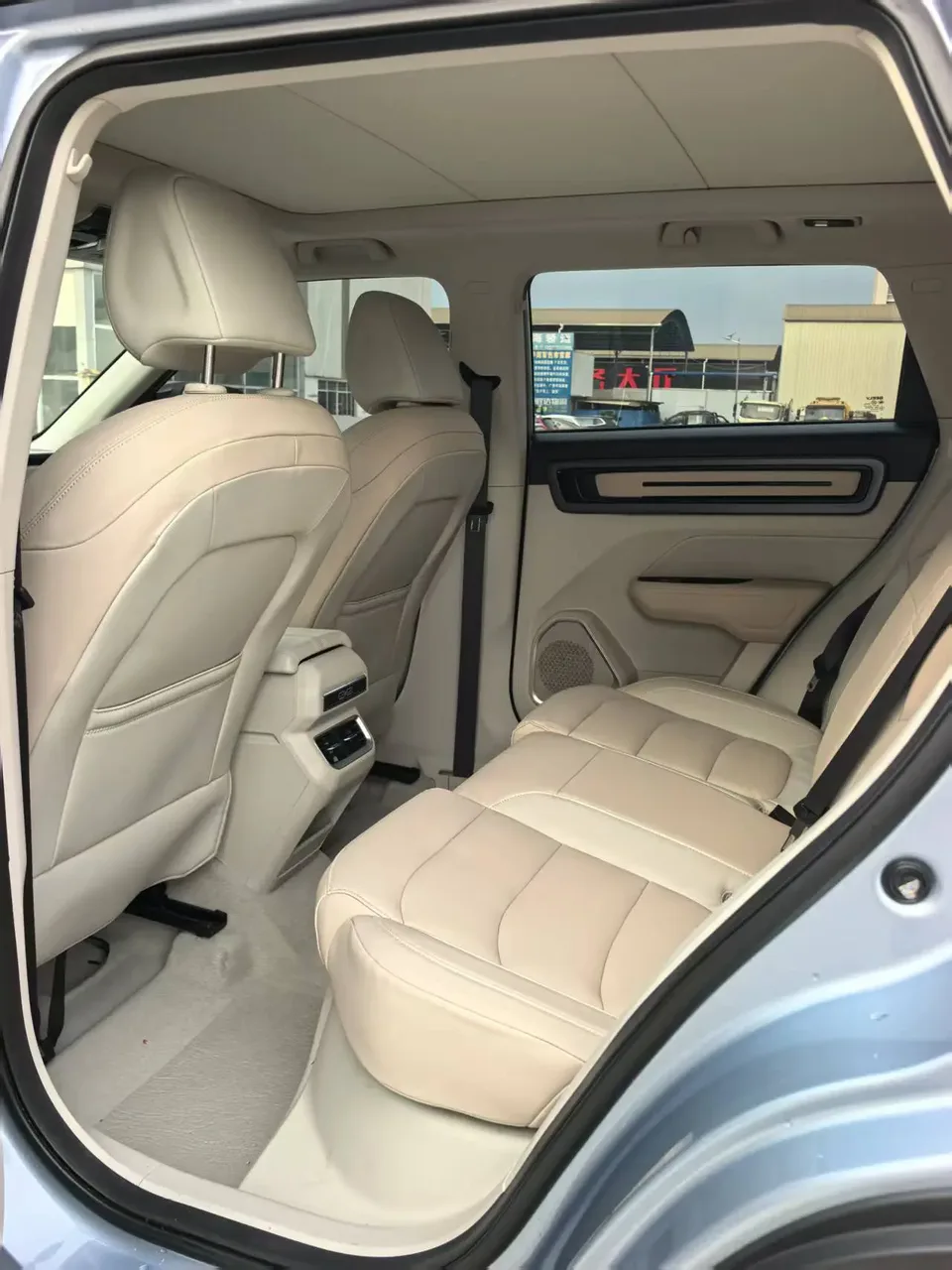 Geely ICON Geely ICON 2023 1.5TD Chocolate Edition 2023 — миниатюра 3