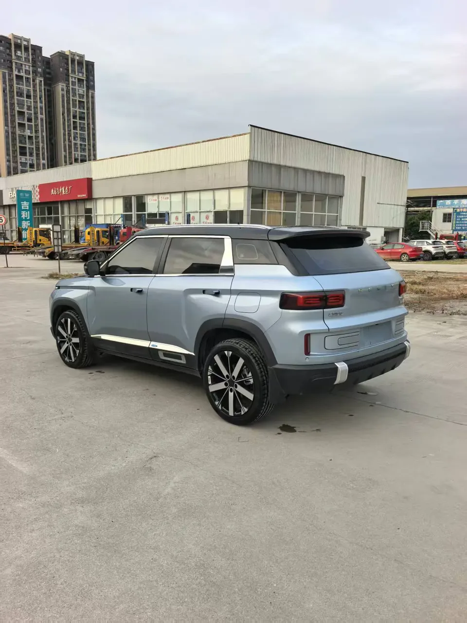Geely ICON Geely ICON 2023 1.5TD Chocolate Edition 2023 — миниатюра 4