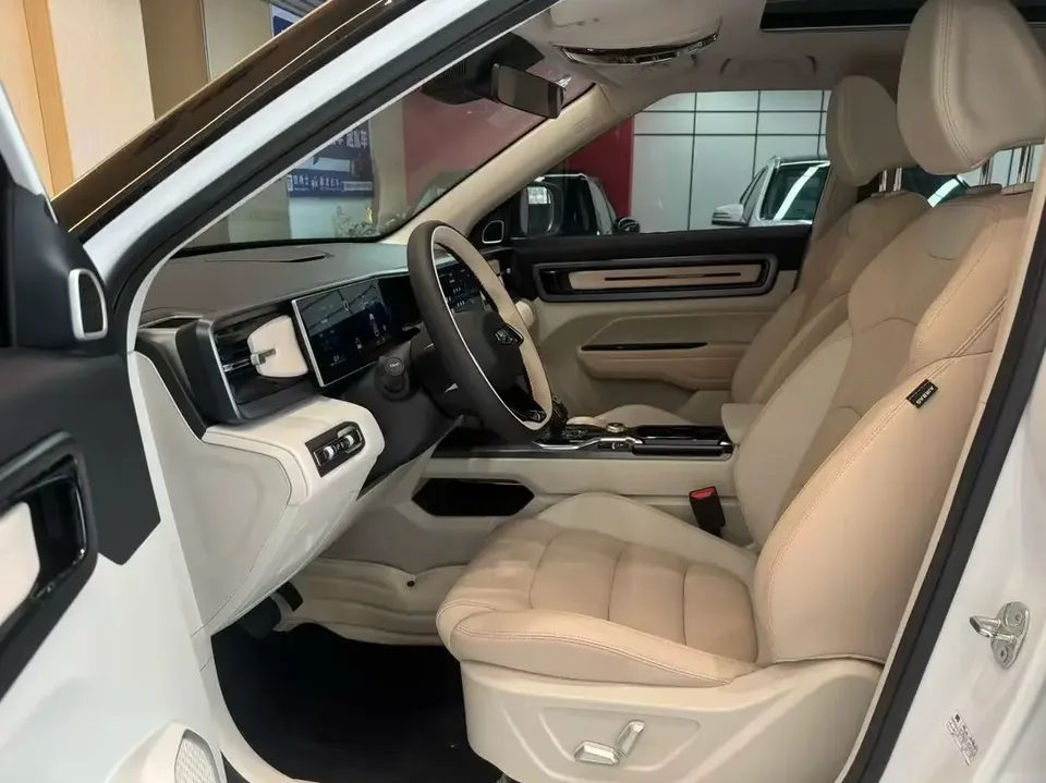Geely ICON Geely ICON 2023 1.5TD Chocolate Edition 2024 — миниатюра 4