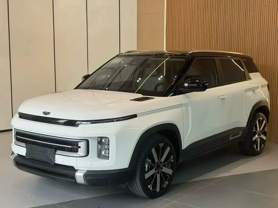Geely ICON 2024