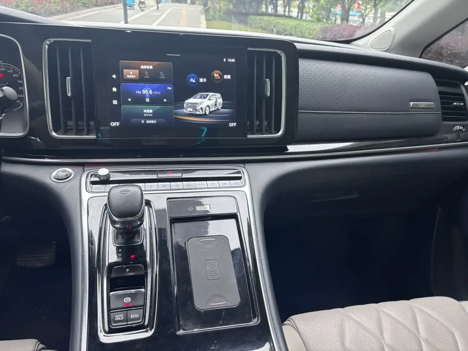 GAC Trumpchi M8 Lead Show Series 390T Supreme Welfare Edition 2022 — миниатюра 4