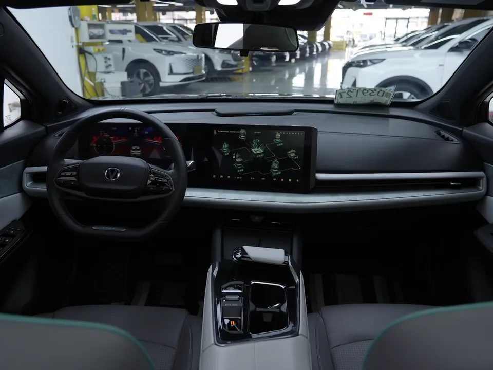 Changan UNI-T Second Generation 1.5T Premium Edition 2023 — миниатюра 3